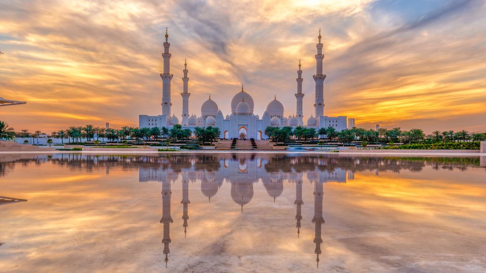 From Dubai: Abu Dhabi Sheikh Zayed Mosque Guided Tour