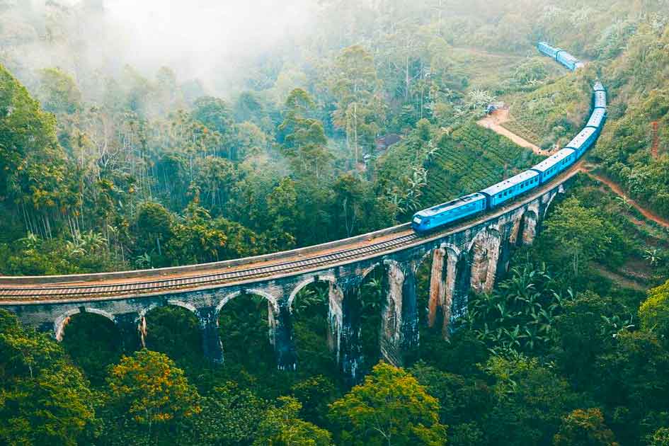 Kandy: First Class Train Tickets to Ella or Nanu Oya