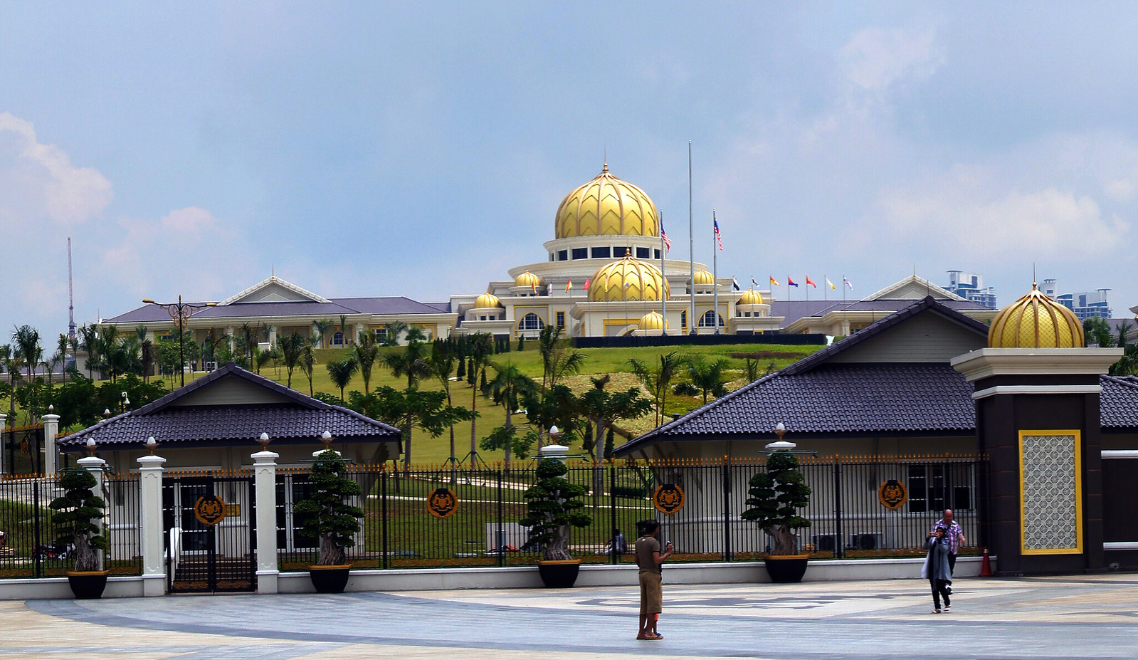 CITY & BATU CAVES TOUR